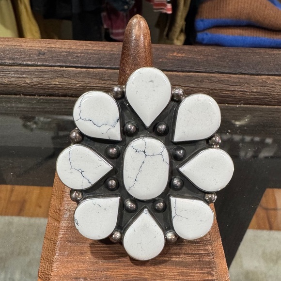 Howlite Jumbo Flower Ring - Picture 2 of 4